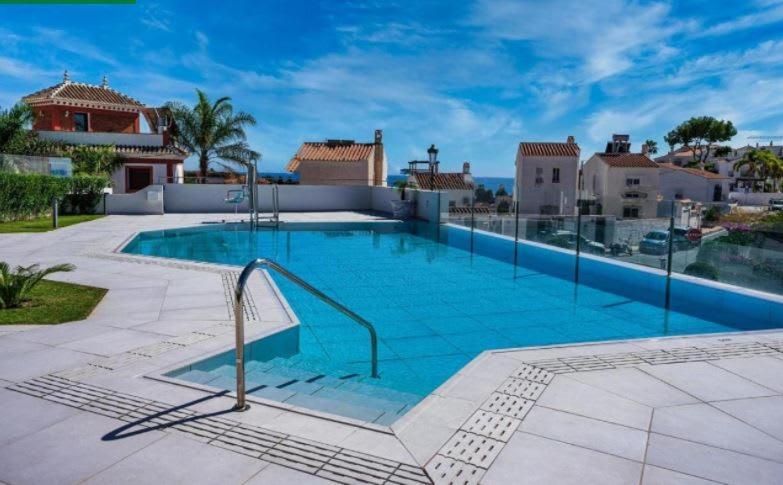 Royal Palm 22 Luxurious 3 Bedroom Penthouse Nerja Exterior photo